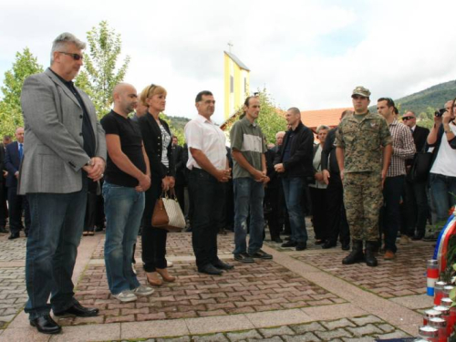 FOTO: 21. obljetnica stradanja Hrvata na Uzdolu