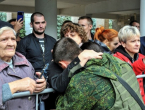 Žene ruskih vojnika prijete da će ići u Ukrajinu: ''Vratite mi muža, rastrgat ću vas''