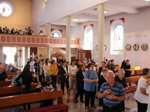 FOTO: Dan posvete crkve i Dan duhovnih zvanja u župi Prozor
