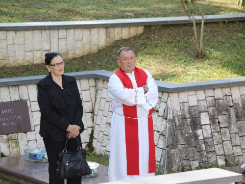 FOTO/VIDEO: Na Uzdolu obilježena 23. obljetnica stravičnog pokolja nad Hrvatima