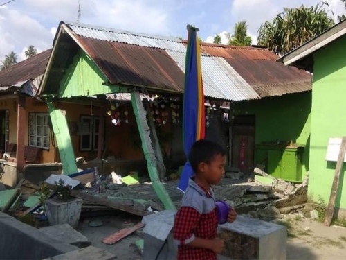 Snažan potres pogodio Sulawesi: Čeka se tsunami