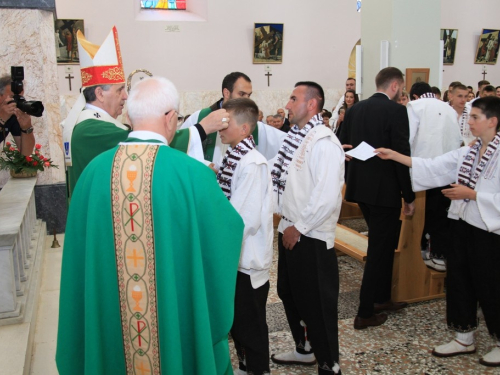 FOTO: Krizma u župi Rama-Šćit