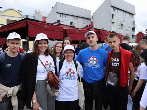 Mladi iz Rame na susretu Hrvatske katoličke mladeži u Gospiću