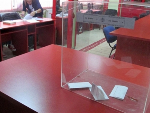 Prvi incident na referendumu: Grupa mještana blokirala glasačko mjesto