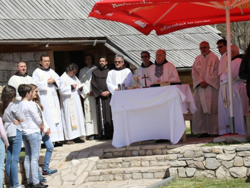 FOTO: Rumbočka fešta na Zahumu, proslavljen sv. Josip Radnik