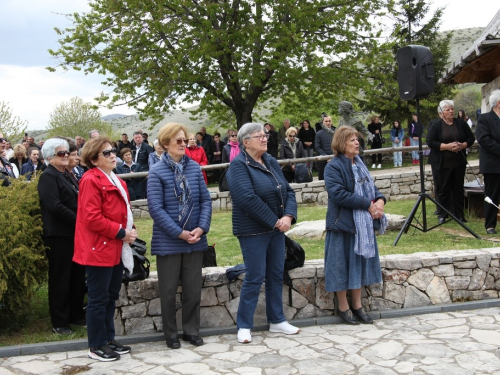 FOTO: Druženje Rumbočana i sv. misa na Zahumu