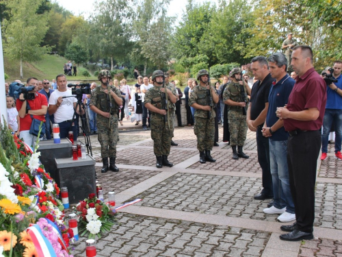 FOTO/VIDEO: Na Uzdolu obilježena 23. obljetnica stravičnog pokolja nad Hrvatima