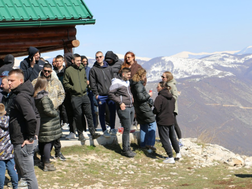 Mirno okupljanje na Zahumu: Ramci poručili – ''Ne damo svoje!''