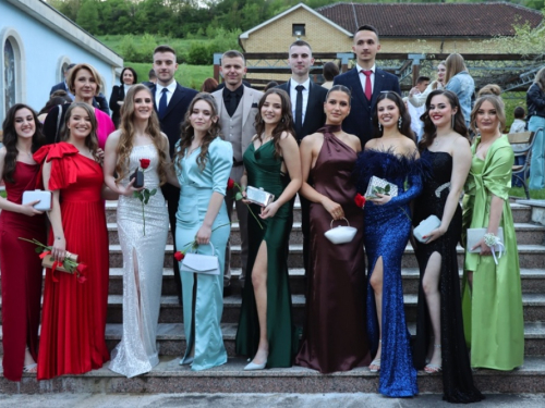 FOTO/VIDEO: Matura 2023. - Defile mladosti na ulicama Prozora