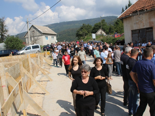 FOTO/VIDEO: Na Uzdolu obilježena 23. obljetnica stravičnog pokolja nad Hrvatima