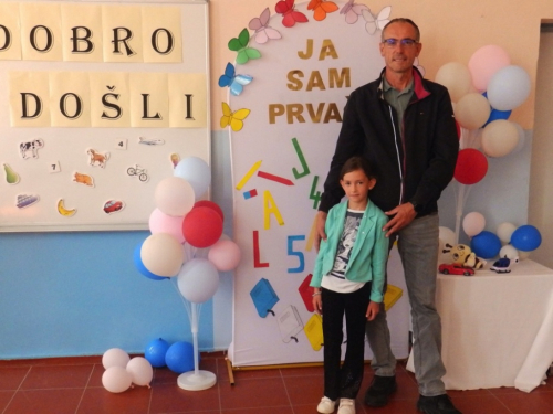 FOTO: U OŠ fra Jeronima Vladića Ripci upisano 19 prvašića
