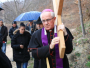 FOTO: Pomoćni biskup dr. Pero Sudar predvodio križni put na Uzdolu