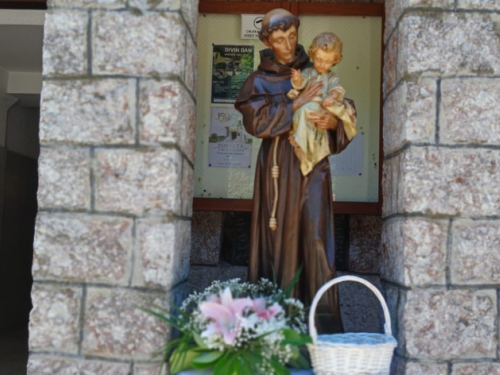 FOTO: Proslava sv. Ante u župi Gračac