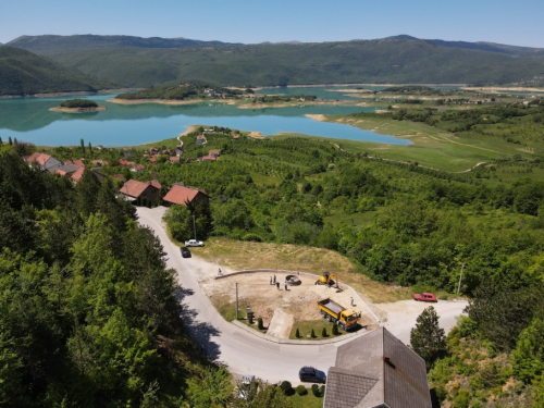 FOTO: Otpočeli radovi oko uređenja Gospinog trga