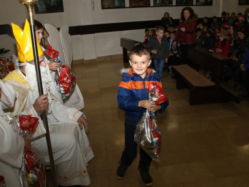 ​FOTO: Sv. Nikola s radošću dočekan u župi Rumboci