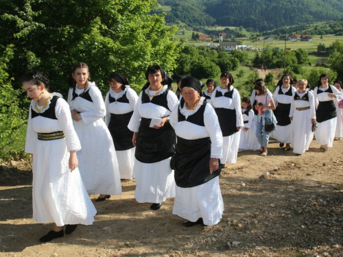 FOTO: Jedinstveni događaj na Pidrišu - stigle moći sv. Ante