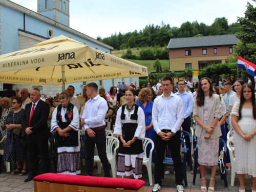 FOTO: Mlada misa vlč. Marina Petrovića u župi Prozor