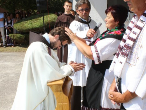 FOTO: Mlada misa fra Franje Barabana u Rumbocima