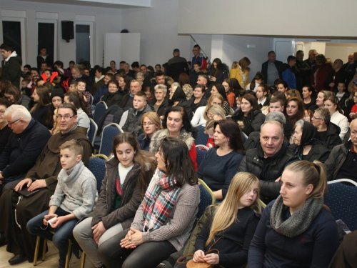 FOTO: Božićna priredba u Rumbocima