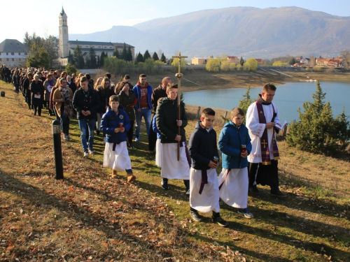 FOTO: Put križa kroz fratarski gaj na Šćitu