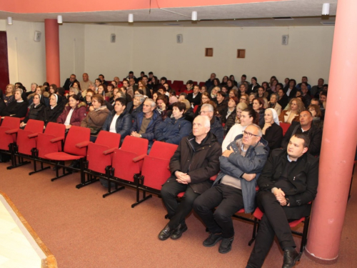 FOTO: S. Marta Nikolić u Prozoru predstavila svoj misionarski rad