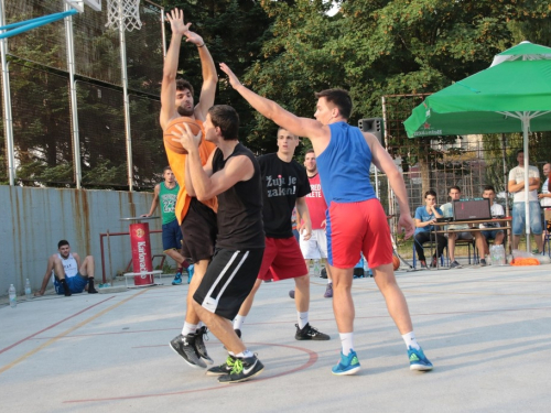 FOTO: Druga večer Streetball turnira u Prozoru