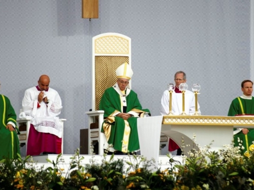 Papa u posjetu baltičkim zemljama: "Branite svoju teško stečenu slobodu"