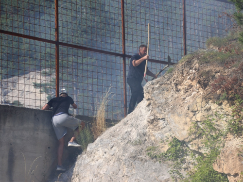 VIDEO/FOTO: Požar u Podboru - Vatrogasci nemoćni, borovina gori nekontrolirano