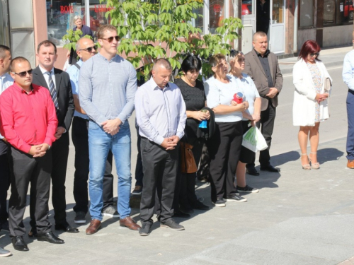 FOTO: Polaganjem vijenaca i svečanom sjednicom započelo obilježavanje Dana općine