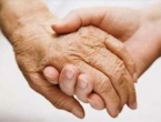 OGLAS: Traži se osoba za njegu starije bake
