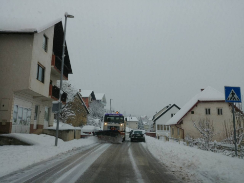 FOTO: U Rami napadalo 30 cm novog snijega