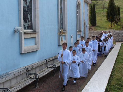 FOTO: Prva sveta pričest u župi Prozor