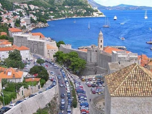 Dubrovnik povisuje cijene parkinga: Sat vremena u centru Dubrovnika koštat će 75 kuna?