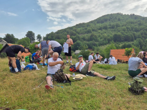 FOTO: Hodočasnici iz Rame krenuli pješice u Međugorje