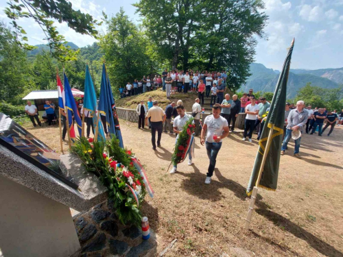 FOTO: Na Pomenu obilježena 28. obljetnica stradanja hrvatskih branitelja