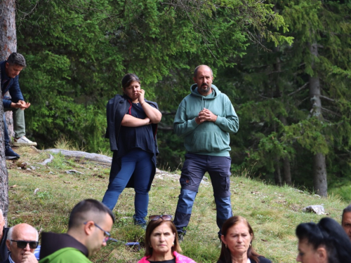 FOTO: Na Vranu služena sv. misa za poginule duvandžije
