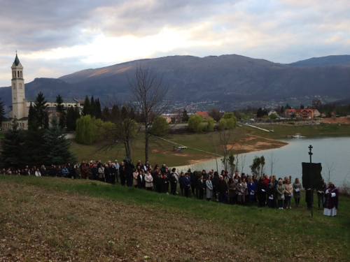 FOTO: Put križa kroz fratarski gaj na Šćitu