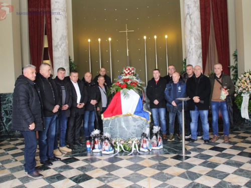 FOTO: Na Mirogoju sahranjen pukovnik Ante Pavlović