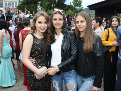 FOTO/VIDEO: Matura 2016. - Defile mladosti i ljepote na ulicama Prozora