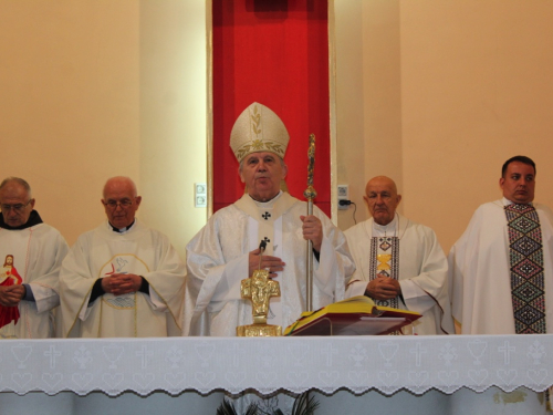FOTO: Krizma u župi Prozor
