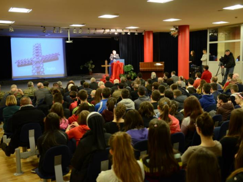 FOTO: U Sarajevu upriličena premijera filma Uzdol 41