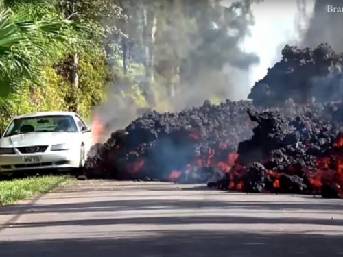 VIDEO: Pogledajte kako vulkanska lava 'guta' automobil