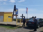 Bošnjački novinar otišao na groblje skinuti zastavu Hrvata u BiH, sve je snimao