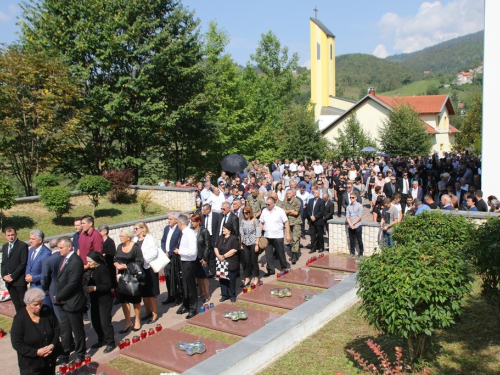 FOTO/VIDEO: Na Uzdolu obilježena 23. obljetnica stravičnog pokolja nad Hrvatima