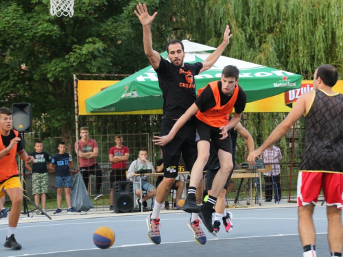 FOTO: Druga večer Streetball turnira u Prozoru