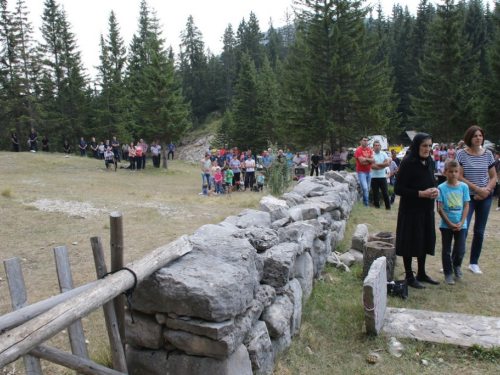 FOTO: Na Vran planini služena misa za poginule duvandžije