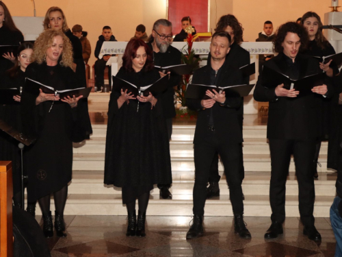 Veličanstvena završnica u Rami: ''Čuvarice'' koncertom u Prozoru zaključile korizmenu turneju