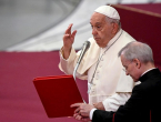 Papa poručio svećenicima da drže kraće propovijedi ili će ljudi zadrijemati