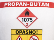 Prevrnula se cisterna s 40 kubika plina na cesti Bugojno–Kupres, promet obustavljen