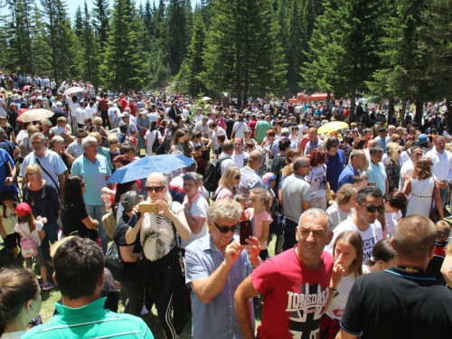 FOTO/VIDEO: Tisuće vjernika na Kedžari proslavilo Divin dan